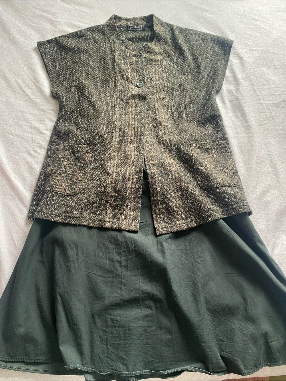Casual Olive Green Midi Dress with Textured Overlay by